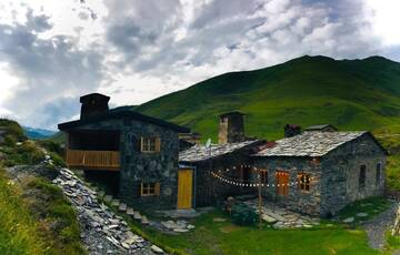 Фото Гостевой дом XII CENTURY г. Ушгули 1